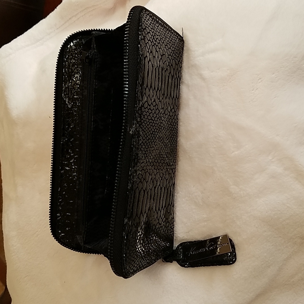 Kenneth Cole Wallet - Picture 5 of 5